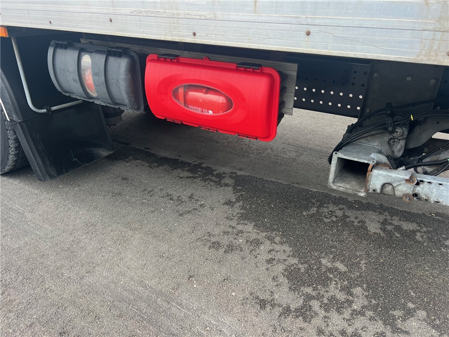 Box truck Renault D 19: picture 18 Box truck Renault D 19: picture 18