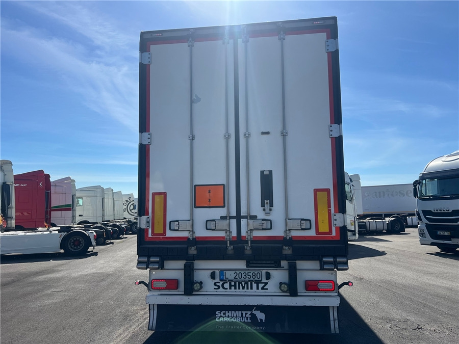 SCHMITZ CARGOBULL SCB-S3B - Refrigerator semi-trailer: picture 5 SCHMITZ CARGOBULL SCB-S3B - Refrigerator semi-trailer: picture 5
