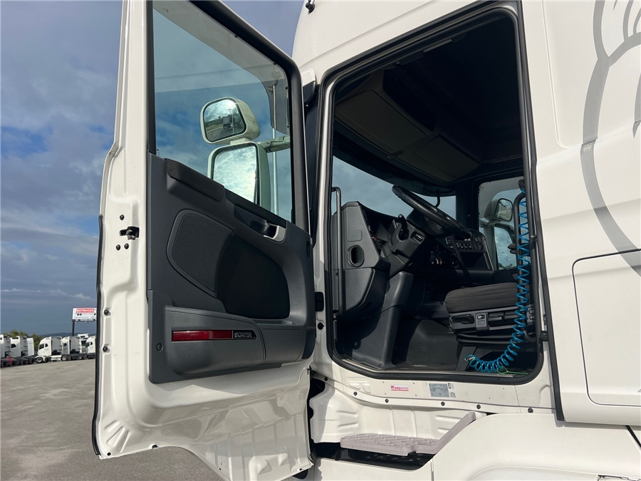 Tractor unit Scania R450: picture 14