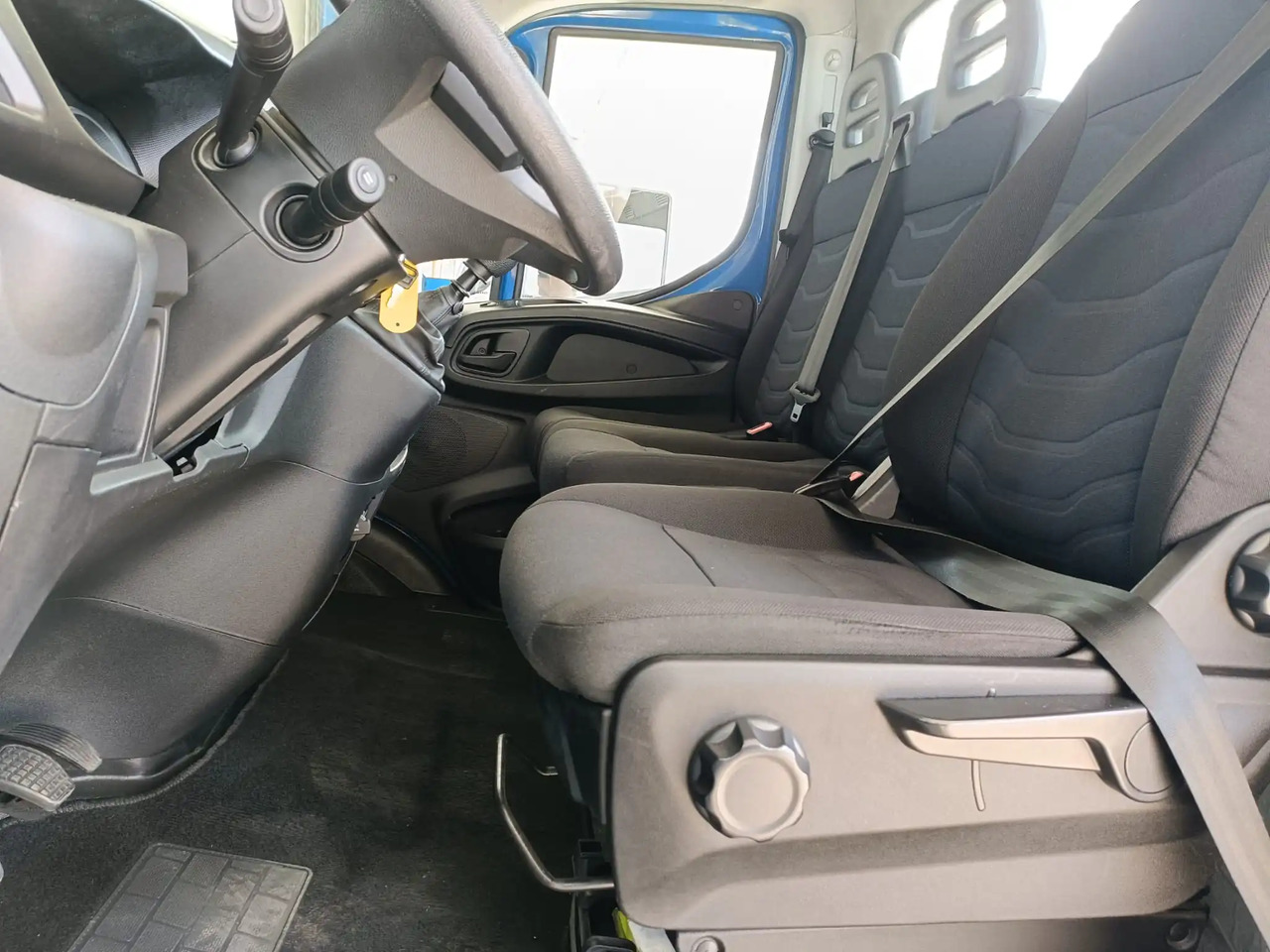 IVECO DAILY 35C15 - Commercial vehicle: picture 2 IVECO DAILY 35C15 - Commercial vehicle: picture 2