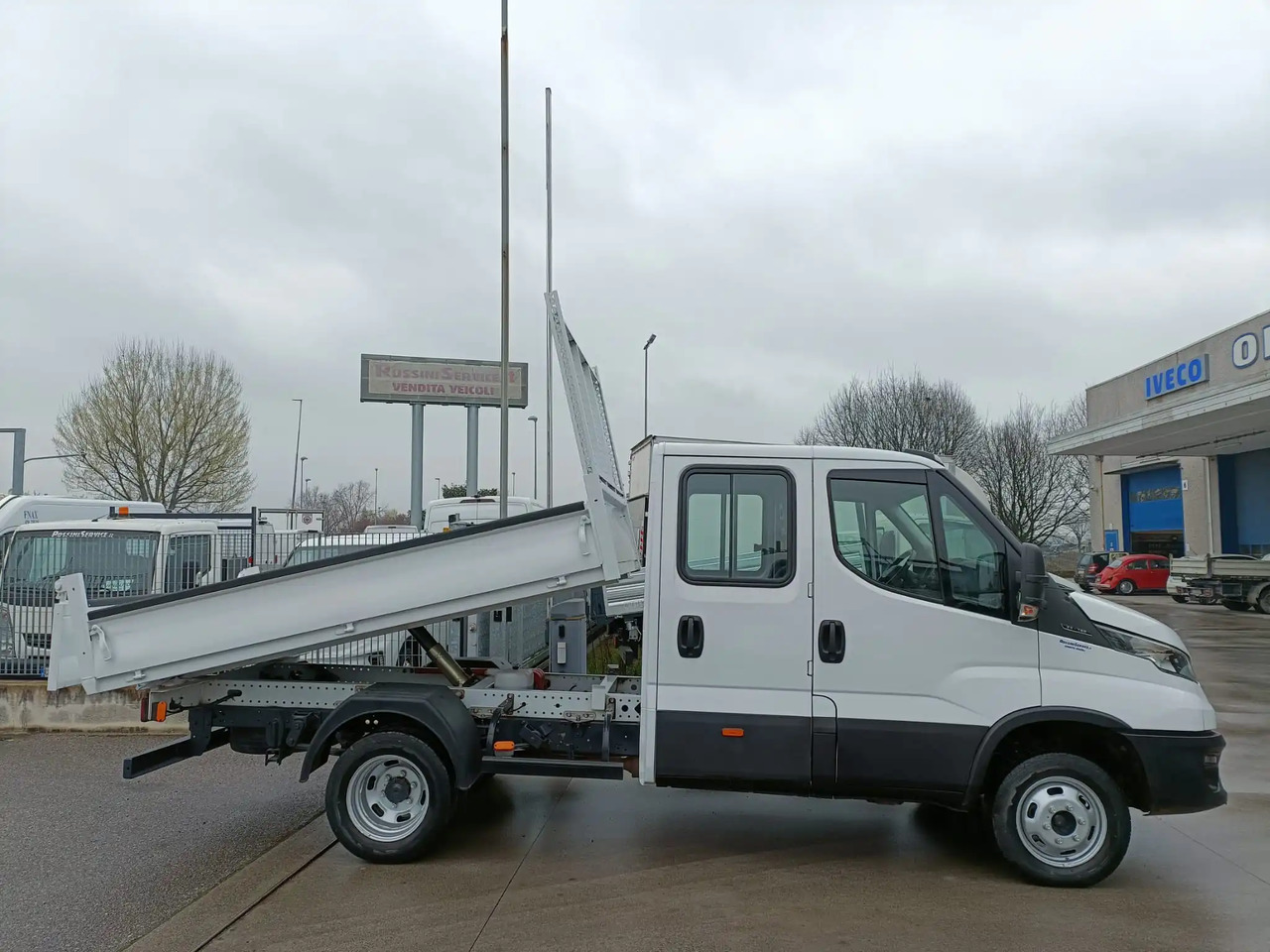 IVECO DAILY 35C14 DOPPIA CABINA RIBALTABILE 2.3 - Tipper van: picture 3 IVECO DAILY 35C14 DOPPIA CABINA RIBALTABILE 2.3 - Tipper van: picture 3