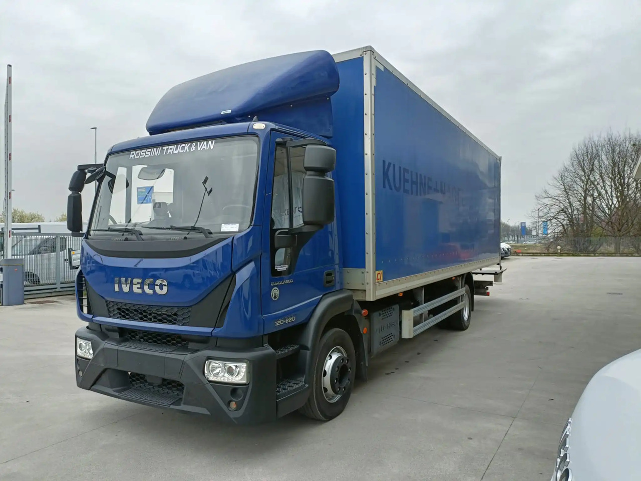 IVECO EUROCARGO 120E22 - Box truck: picture 4 IVECO EUROCARGO 120E22 - Box truck: picture 4