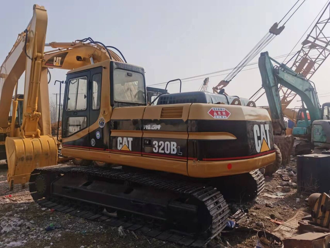 Crawler excavator Caterpillar 320B: picture 8