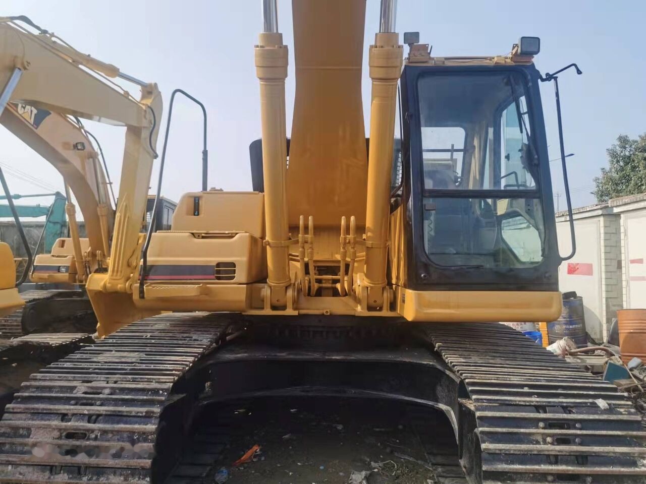 Crawler excavator Caterpillar 325B: picture 6