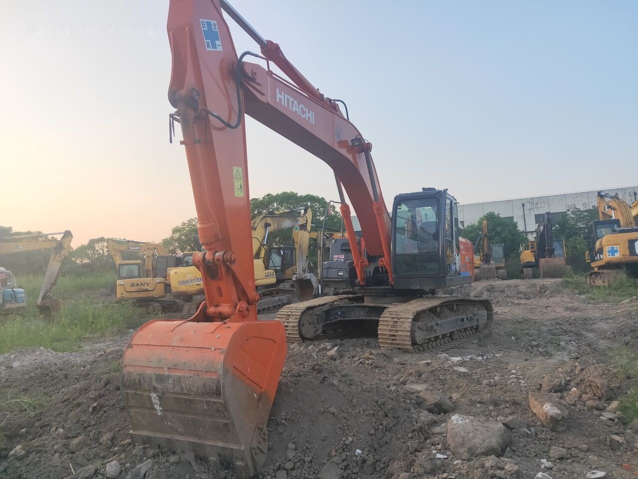 Hitachi ZX210 - Crawler excavator: picture 2 Hitachi ZX210 - Crawler excavator: picture 2
