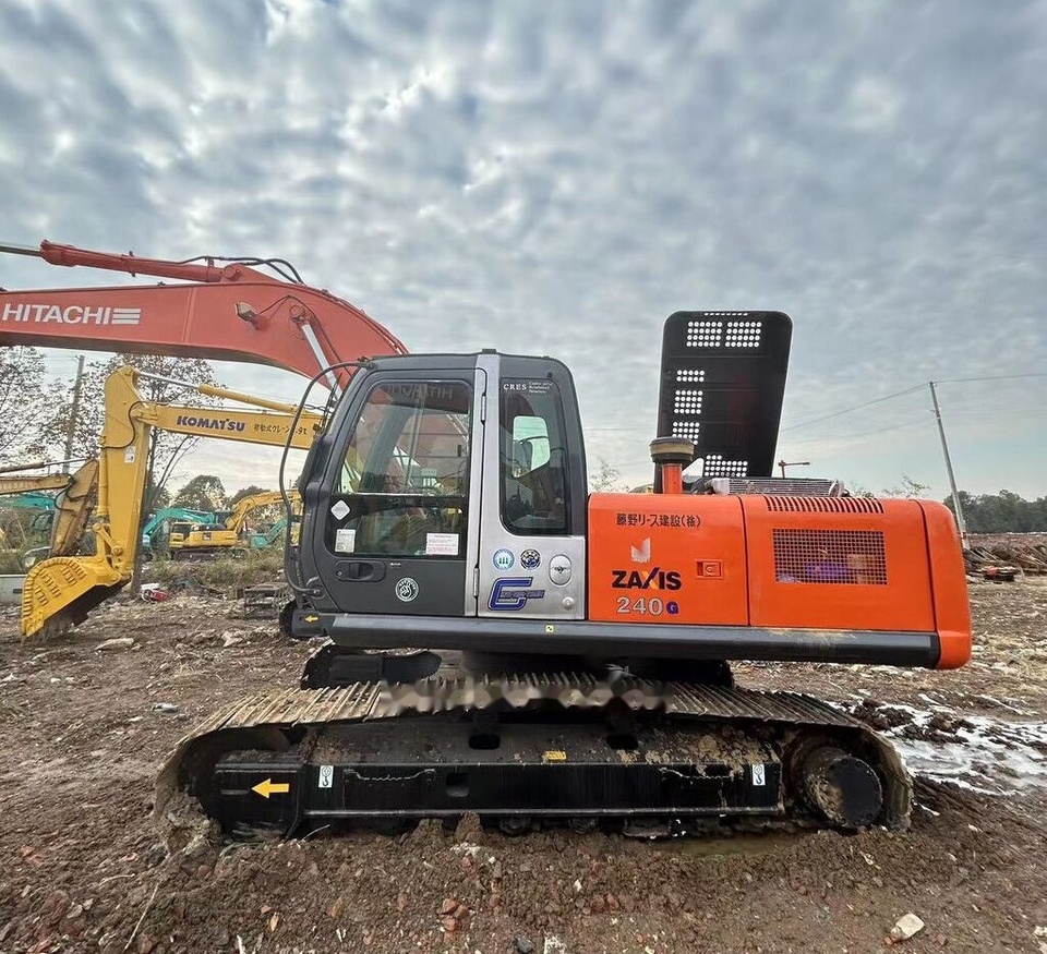 Hitachi ZX240 - Crawler excavator: picture 3 Hitachi ZX240 - Crawler excavator: picture 3