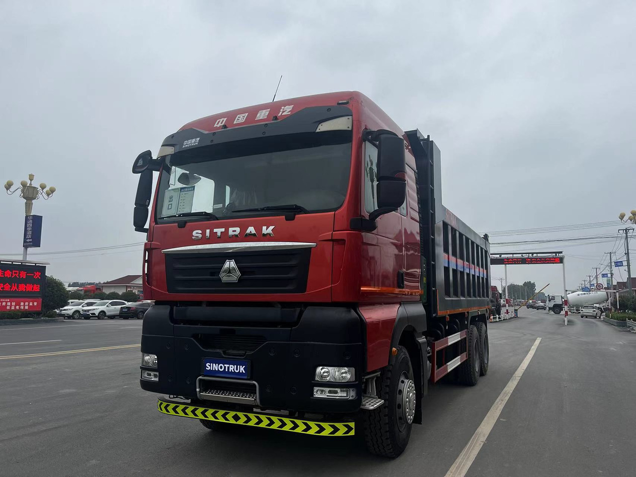 Howo G7W 6X4 Dump Truck - Tipper: picture 1 Howo G7W 6X4 Dump Truck - Tipper: picture 1