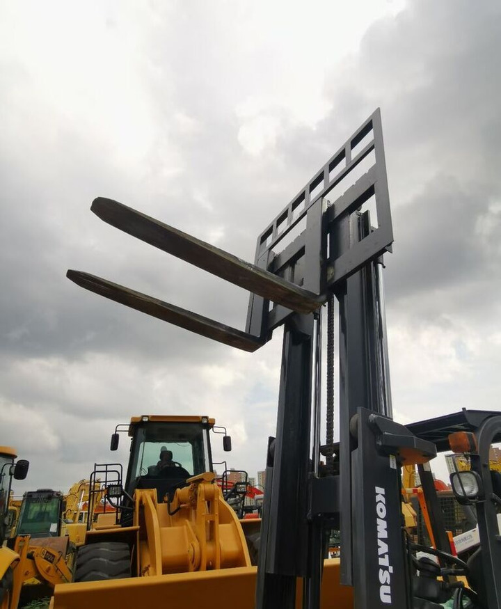 Komatsu FD50 - Diesel forklift: picture 3 Komatsu FD50 - Diesel forklift: picture 3