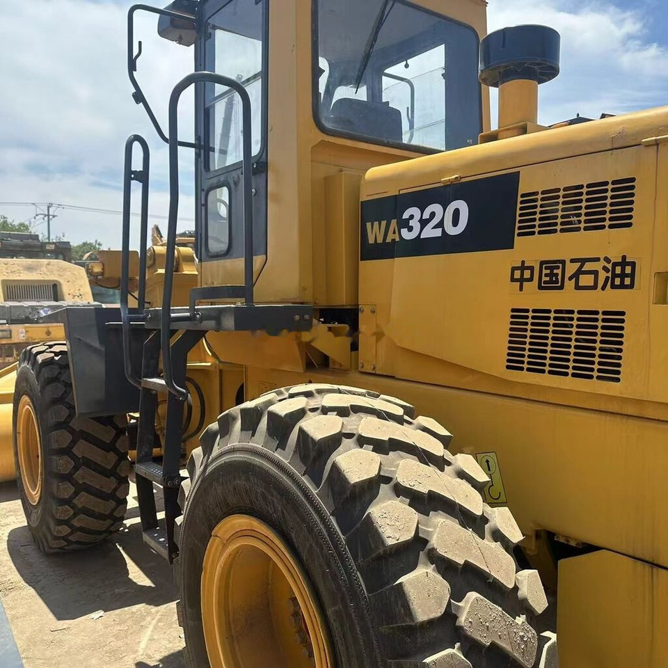 Komatsu WA320 - Wheel loader: picture 4 Komatsu WA320 - Wheel loader: picture 4