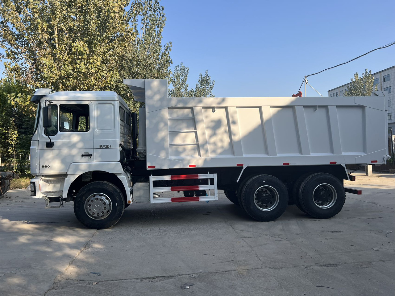 Shacman F3000 6X4 - Tipper: picture 4 Shacman F3000 6X4 - Tipper: picture 4