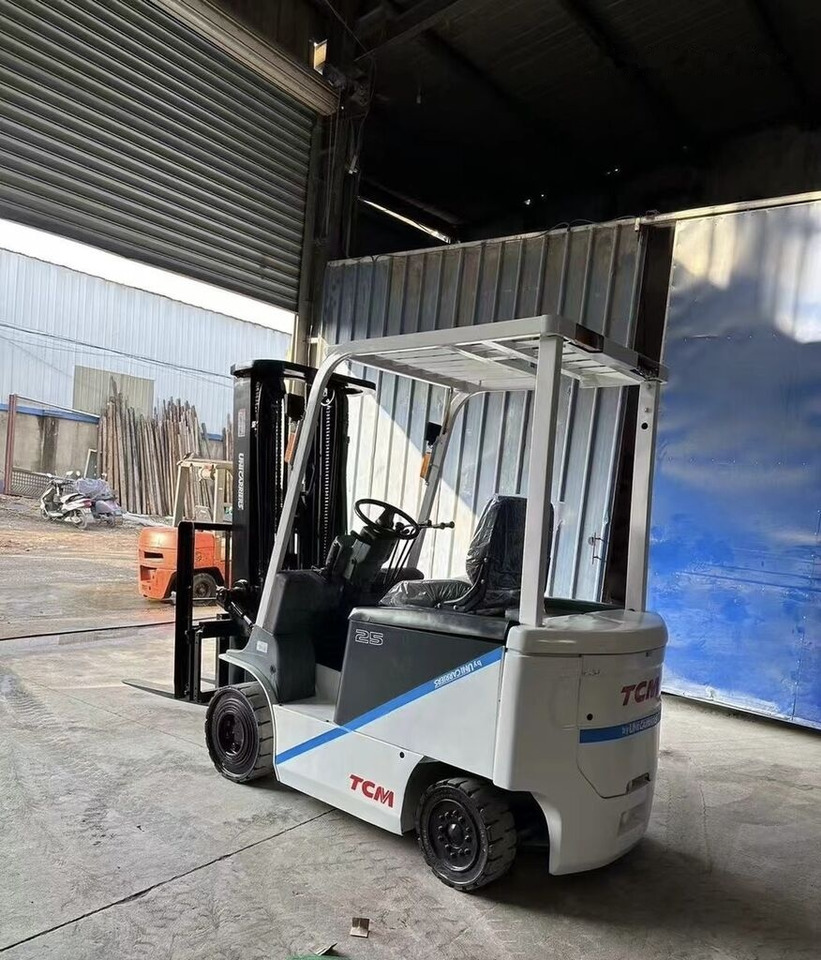TCM FD25-7 - Electric forklift: picture 4 TCM FD25-7 - Electric forklift: picture 4