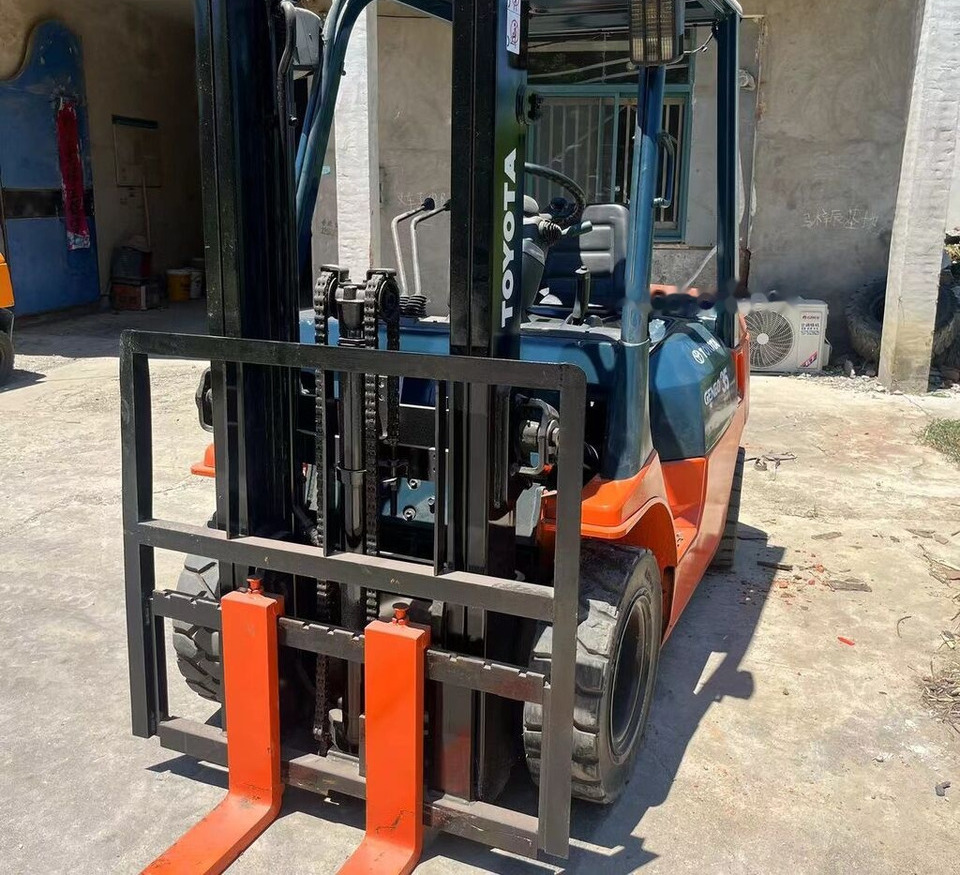 Toyota FD35 - Diesel forklift: picture 2 Toyota FD35 - Diesel forklift: picture 2