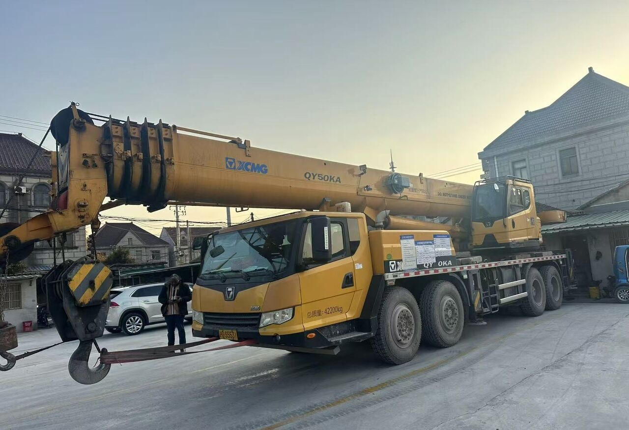 XCMG 50ton crane - Mobile crane: picture 1 XCMG 50ton crane - Mobile crane: picture 1