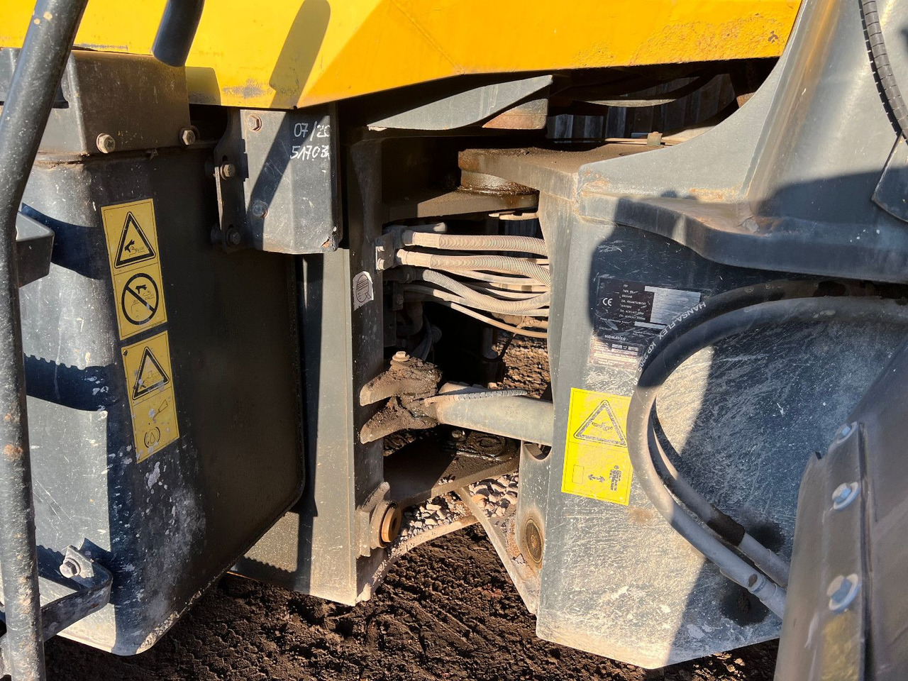 Komatsu WA 320-5 - Wheel loader: picture 2 Komatsu WA 320-5 - Wheel loader: picture 2