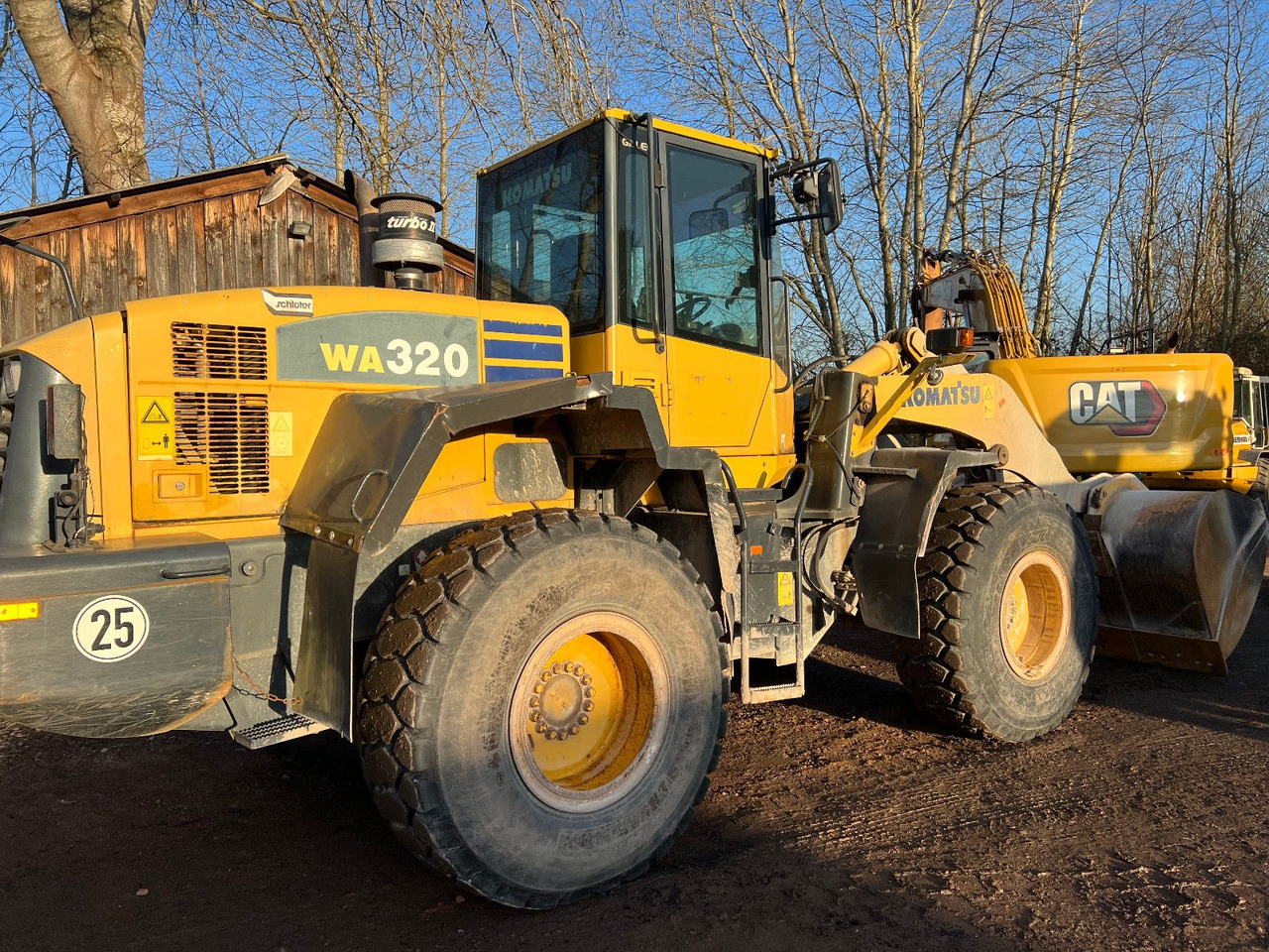 Komatsu WA 320-5 - Wheel loader: picture 1 Komatsu WA 320-5 - Wheel loader: picture 1