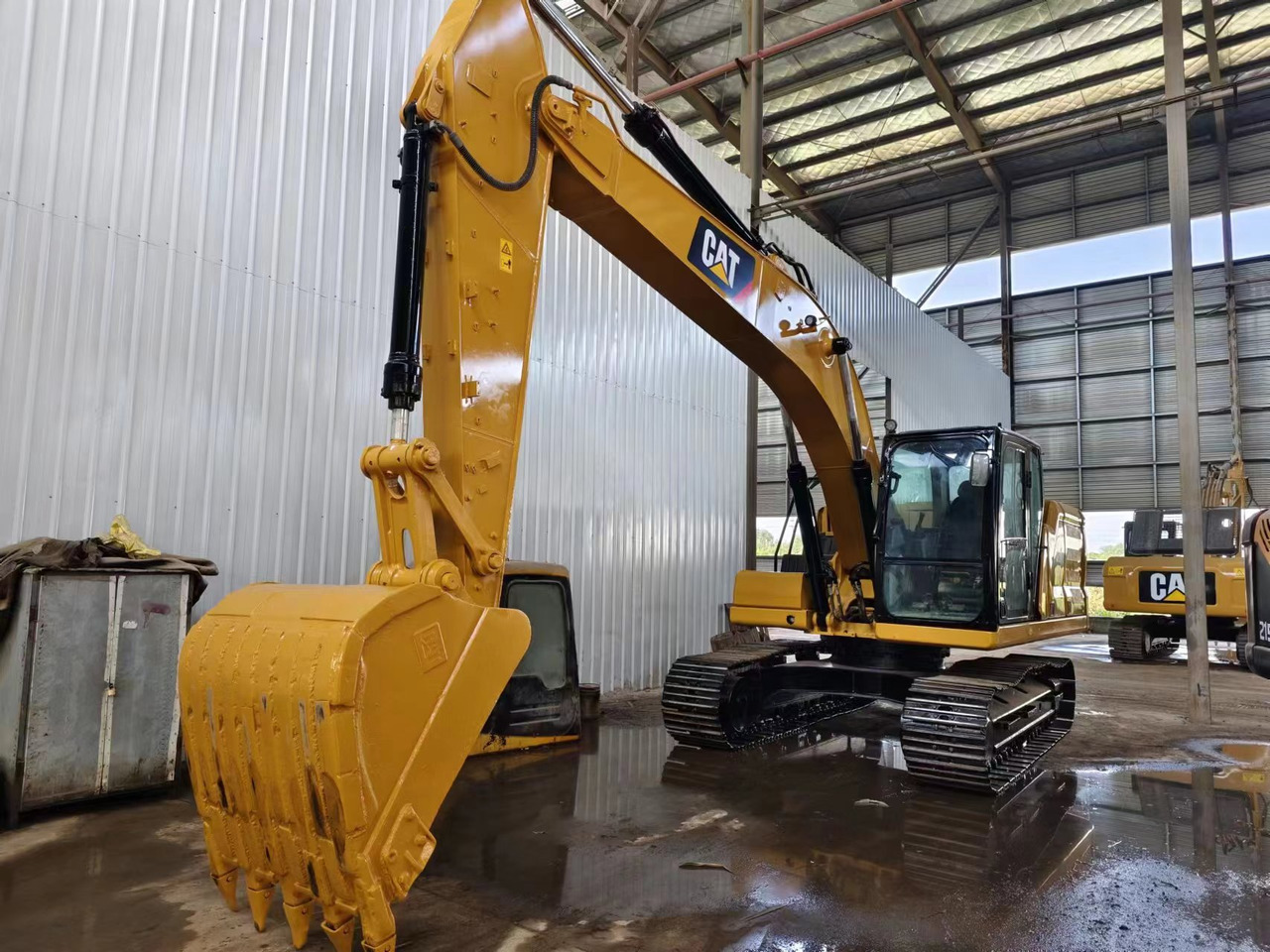 CATERPILLAR 320GC CAT 320 - Crawler excavator: picture 2 CATERPILLAR 320GC CAT 320 - Crawler excavator: picture 2