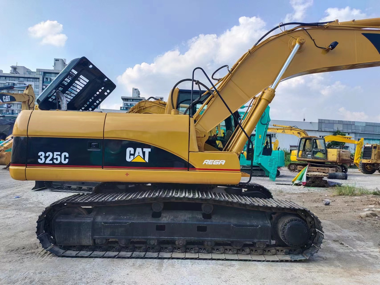 CATERPILLAR 325C - Crawler excavator: picture 3 CATERPILLAR 325C - Crawler excavator: picture 3