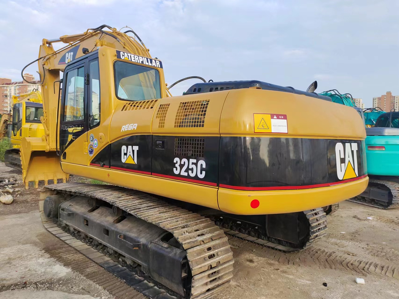 CATERPILLAR 325C - Crawler excavator: picture 1 CATERPILLAR 325C - Crawler excavator: picture 1