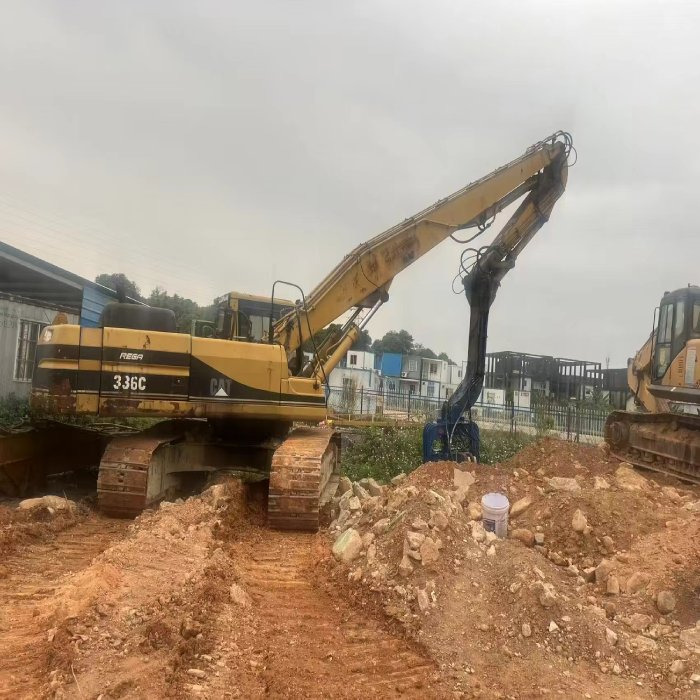 CATERPILLAR 330BL - Crawler excavator: picture 3 CATERPILLAR 330BL - Crawler excavator: picture 3