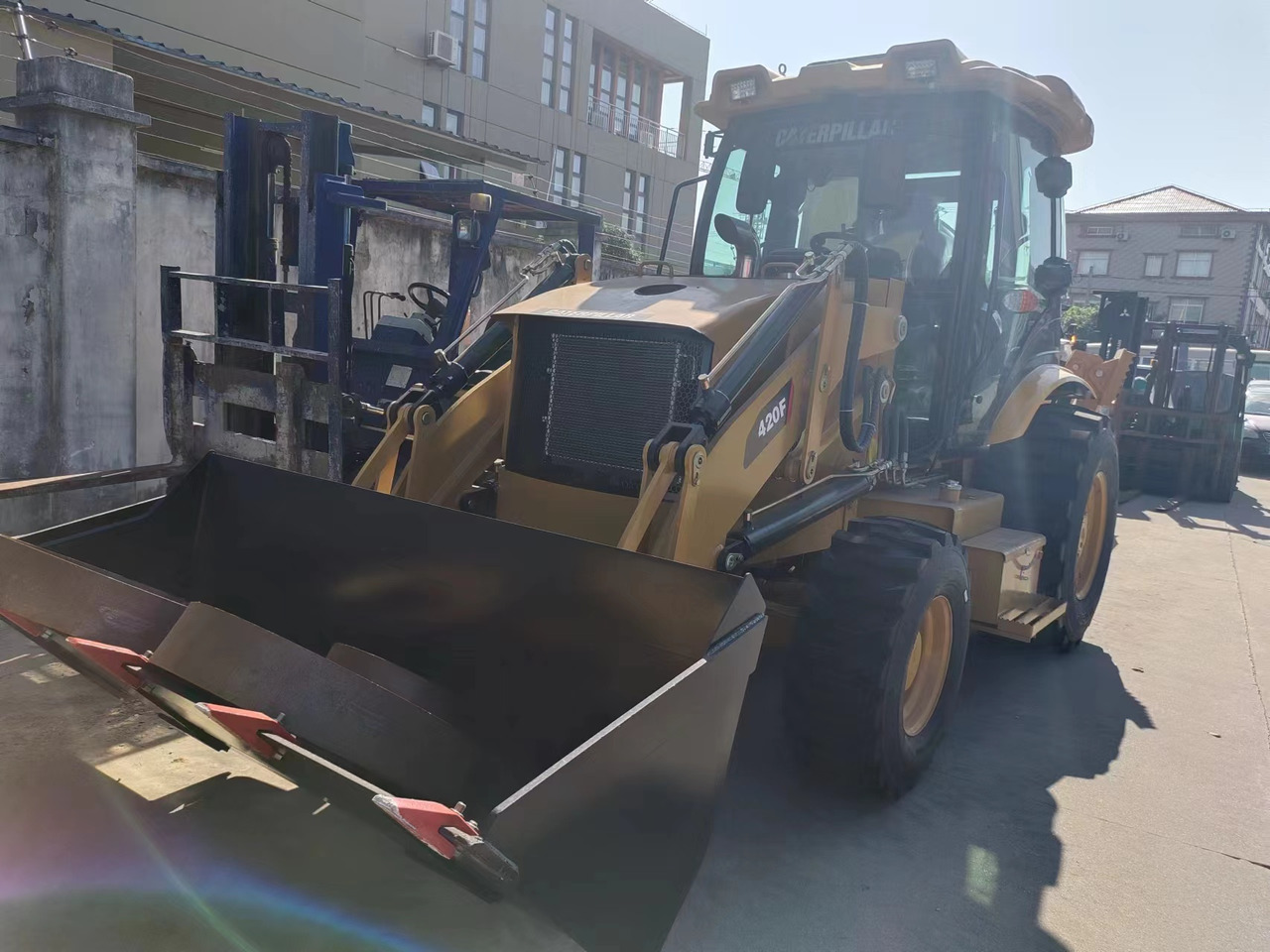 CATERPILLAR 420f - Backhoe loader: picture 4 CATERPILLAR 420f - Backhoe loader: picture 4