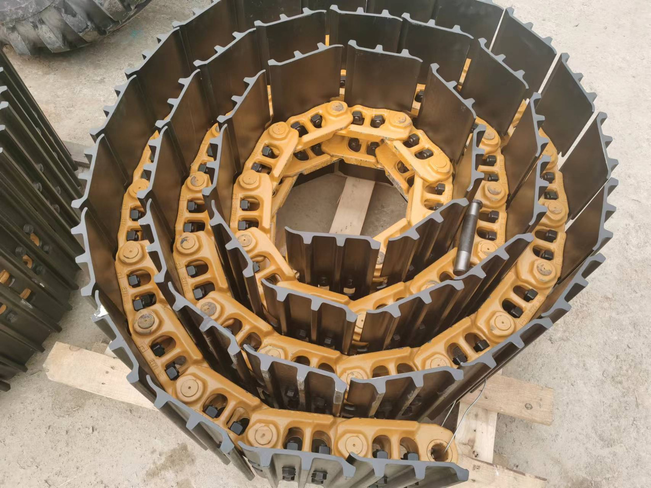 CATERPILLAR 600MM wxcavator track - Track for Crawler excavator: picture 2 CATERPILLAR 600MM wxcavator track - Track for Crawler excavator: picture 2