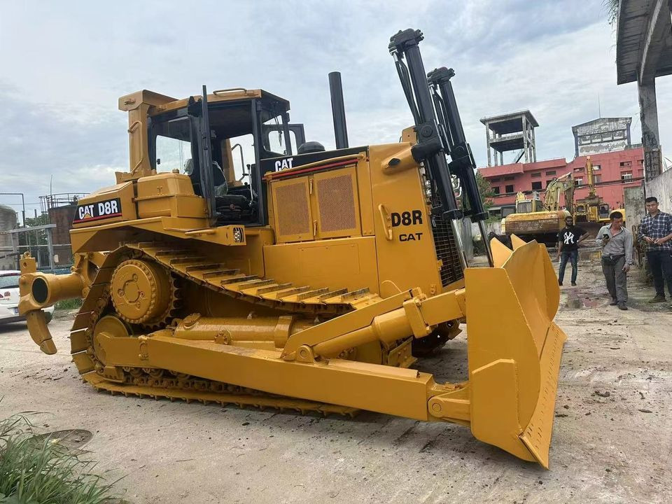 CATERPILLAR D8R - Bulldozer: picture 1 CATERPILLAR D8R - Bulldozer: picture 1