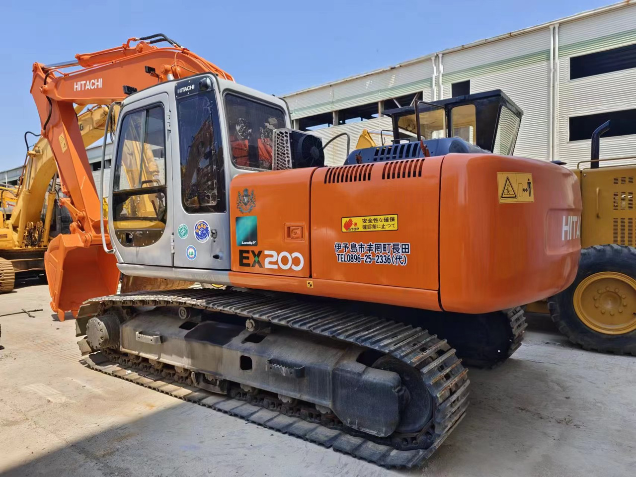HITACHI EX200-5 - Crawler excavator: picture 1 HITACHI EX200-5 - Crawler excavator: picture 1