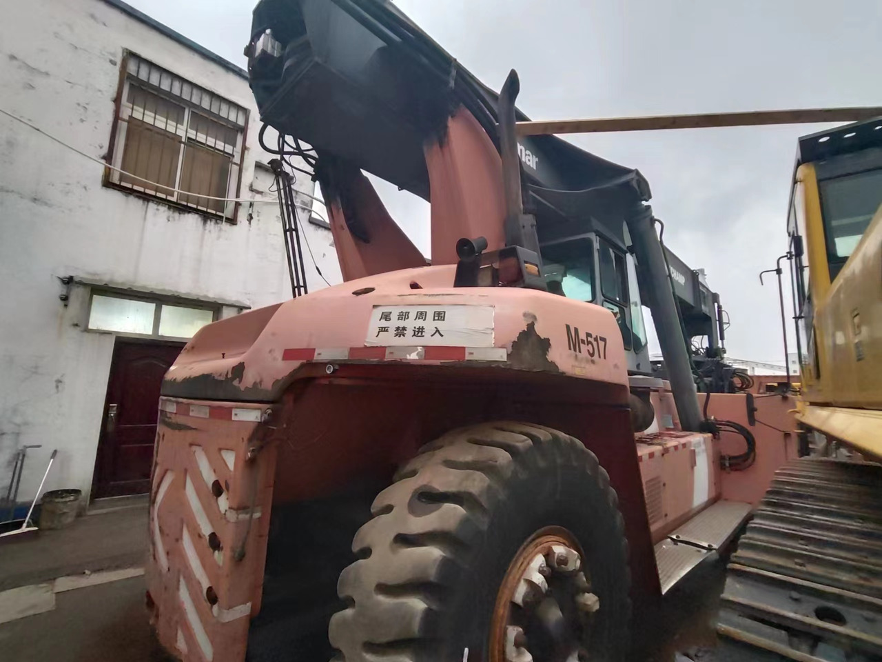 KARMAL DRF450 - Reach stacker: picture 5 KARMAL DRF450 - Reach stacker: picture 5