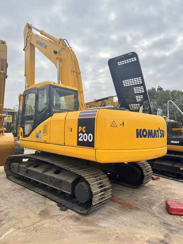 KOMATSU PC200-7 - Crawler excavator: picture 2 KOMATSU PC200-7 - Crawler excavator: picture 2