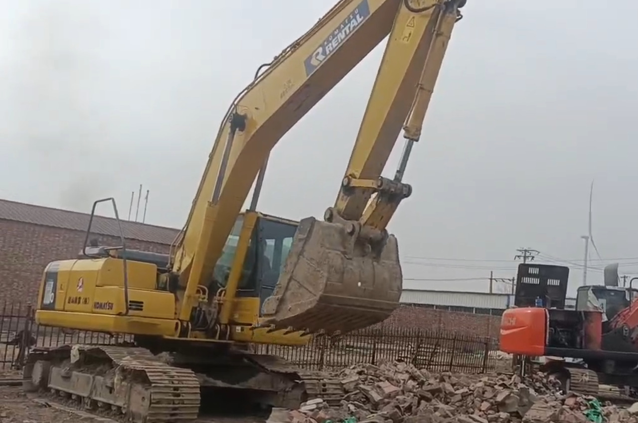 KOMATSU PC200-8N1 - Crawler excavator: picture 1 KOMATSU PC200-8N1 - Crawler excavator: picture 1