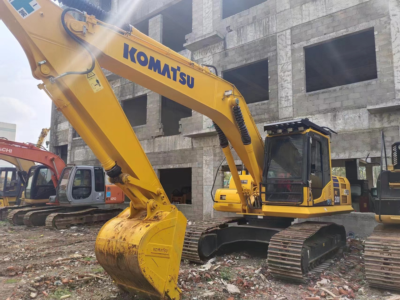 KOMATSU PC200-8N1 - Crawler excavator: picture 5 KOMATSU PC200-8N1 - Crawler excavator: picture 5