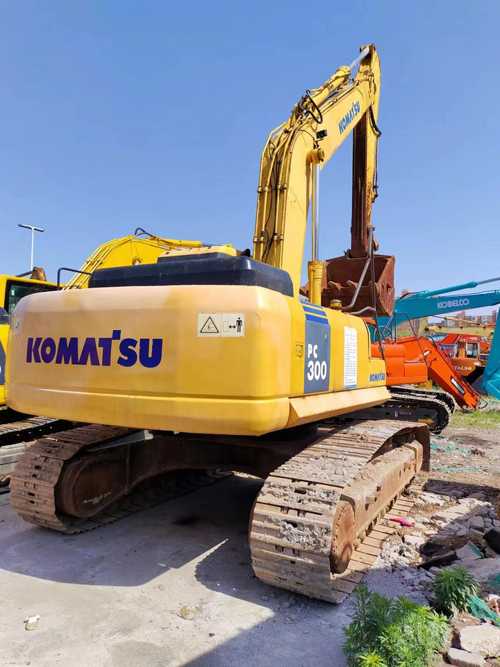 KOMATSU PC300-7 - Crawler excavator: picture 1 KOMATSU PC300-7 - Crawler excavator: picture 1