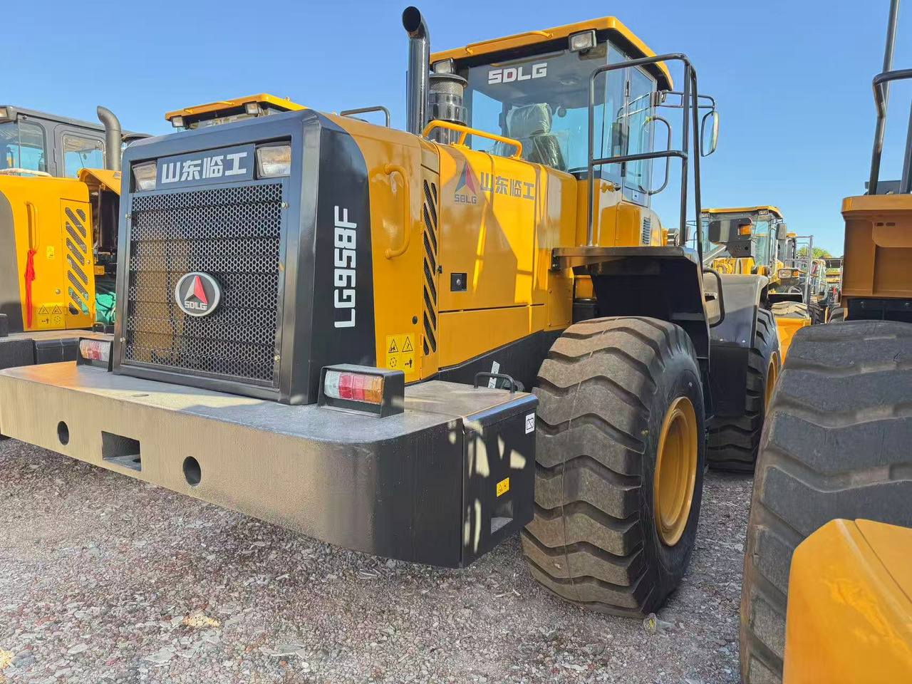 SDLG LG958F - Wheel loader: picture 2 SDLG LG958F - Wheel loader: picture 2