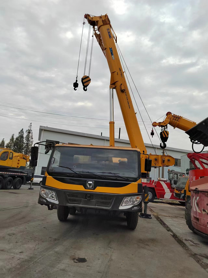 XCMG QY70K good condition QY25K QY50K QY100K QY130K China brand mobile crane - Mobile crane: picture 2 XCMG QY70K good condition QY25K QY50K QY100K QY130K China brand mobile crane - Mobile crane: picture 2