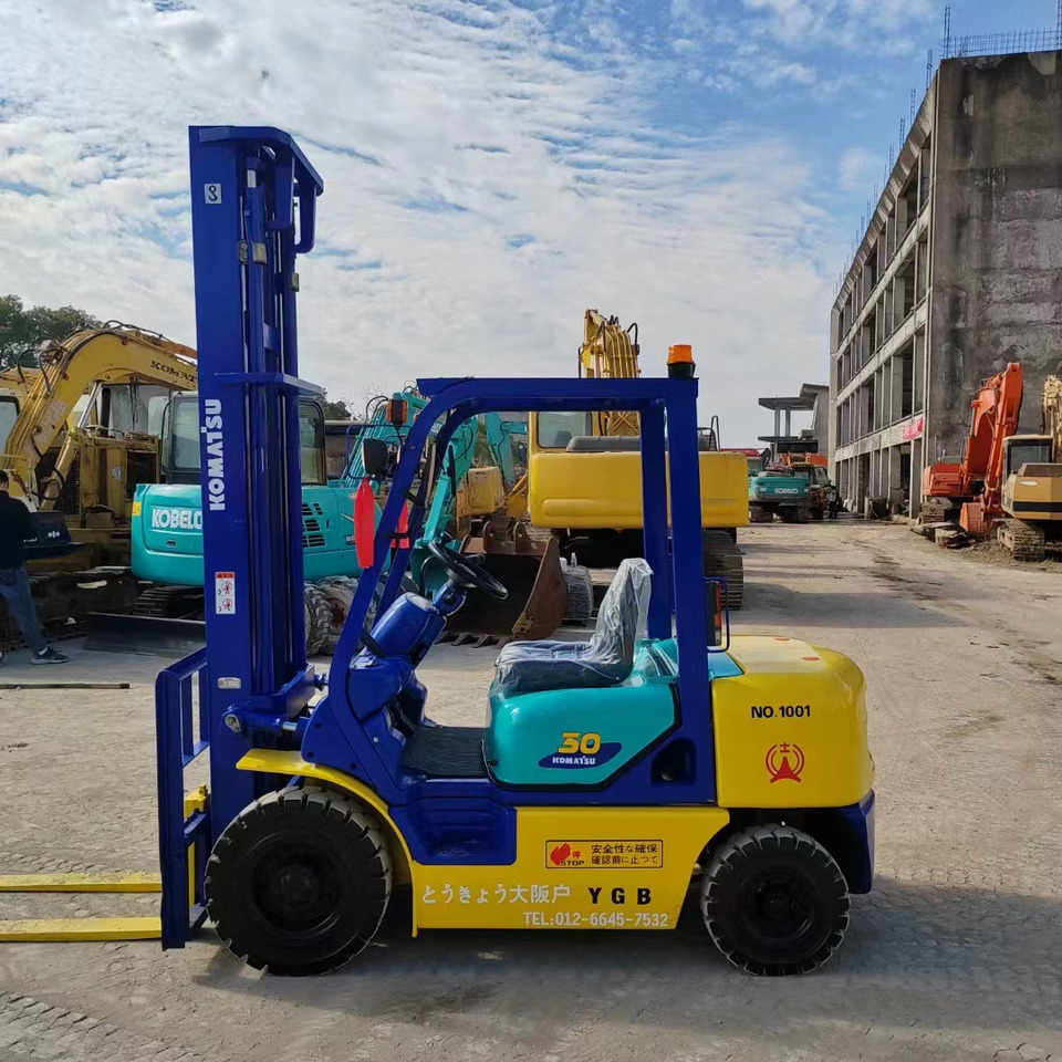 Komastu FD30 forklift 3tons - Diesel forklift: picture 1 Komastu FD30 forklift 3tons - Diesel forklift: picture 1