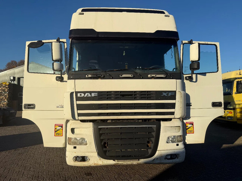 DAF XF 95.430 Tractor Unit - Tractor unit: picture 2 DAF XF 95.430 Tractor Unit - Tractor unit: picture 2