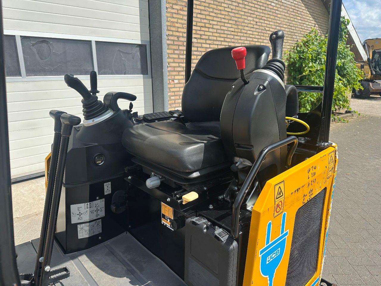 JCB 19c-1 E 100 elektrisch - Mini excavator: picture 5 JCB 19c-1 E 100 elektrisch - Mini excavator: picture 5