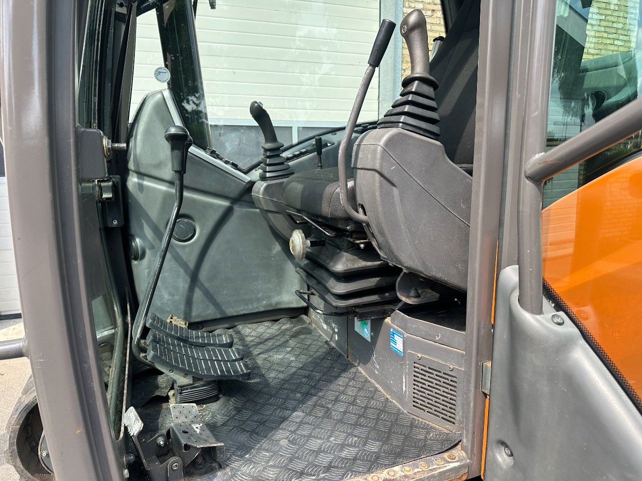 Mini excavator Mecalac 6MCR: picture 9