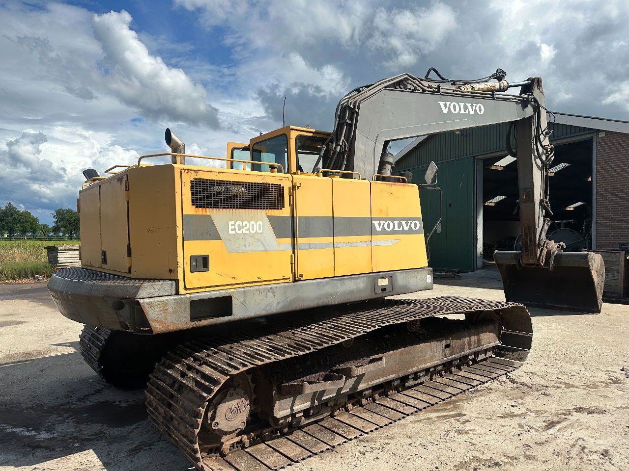 Crawler excavator Volvo EC200: picture 6