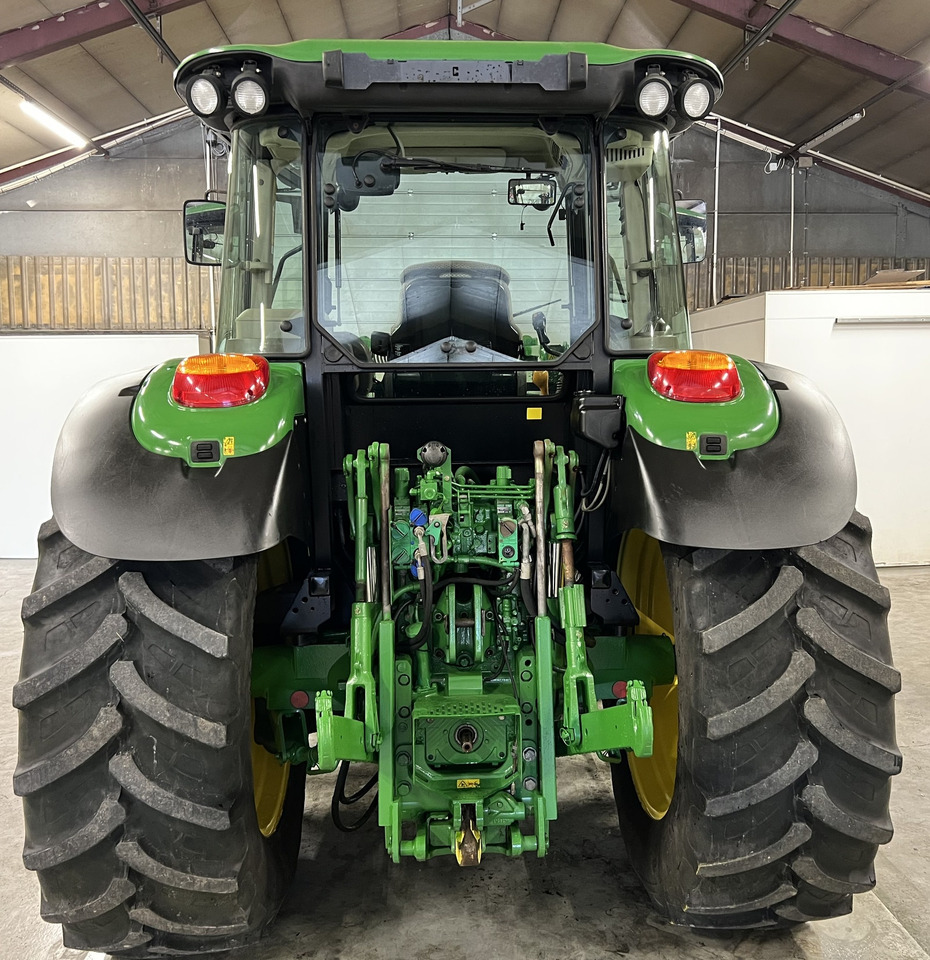John Deere 6110 MC - Farm tractor: picture 5 John Deere 6110 MC - Farm tractor: picture 5