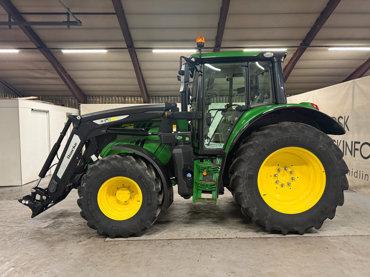 John Deere 6140M - Farm tractor: picture 2 John Deere 6140M - Farm tractor: picture 2