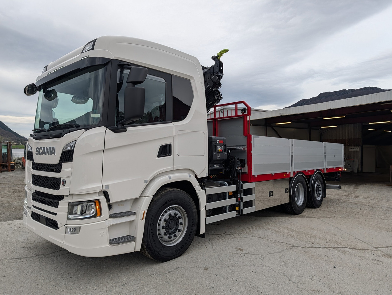 Scania G420 6x2 med HIAB 232-E5 Hipro og MCE påbygg - Dropside/ Flatbed truck, Crane truck: picture 3 Scania G420 6x2 med HIAB 232-E5 Hipro og MCE påbygg - Dropside/ Flatbed truck, Crane truck: picture 3