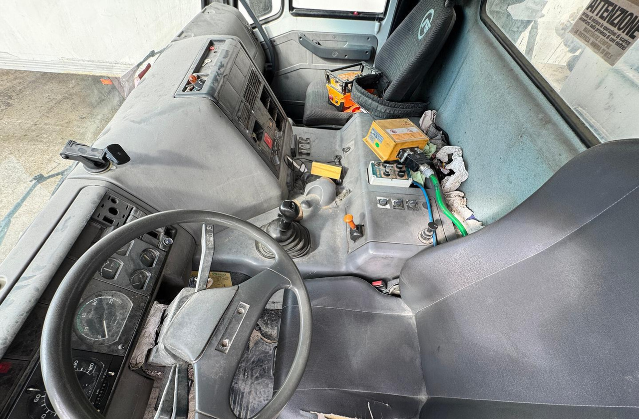 ASTRA HD7 84.38 BETONPOMPA CIFA MAGNUM - Mixer pump truck: picture 4 ASTRA HD7 84.38 BETONPOMPA CIFA MAGNUM - Mixer pump truck: picture 4