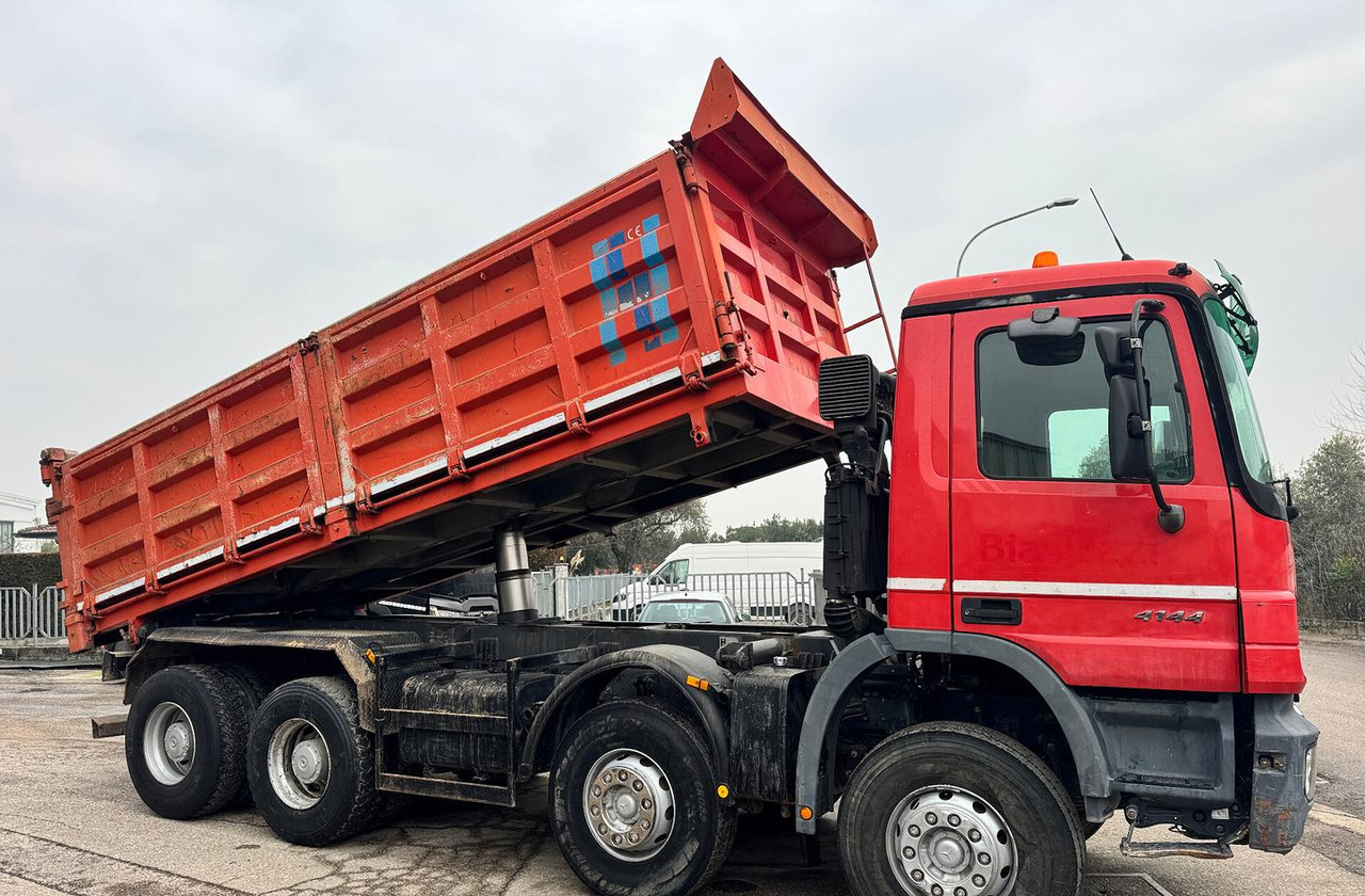 Mercedes Benz Actros 4144 - 8X4 - Tipper: picture 2 Mercedes Benz Actros 4144 - 8X4 - Tipper: picture 2