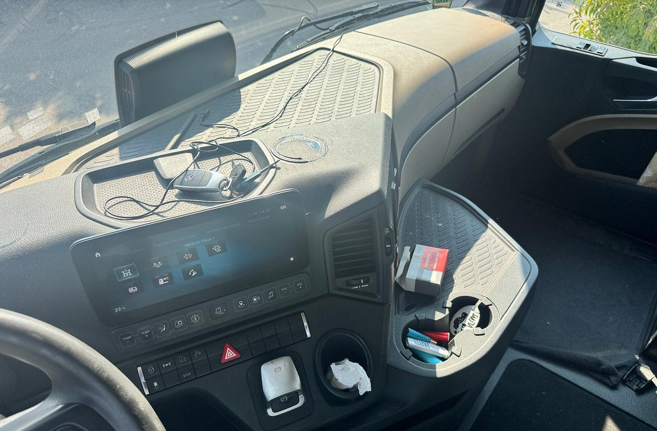 Mercedes Benz Actros 1848 - 2020 - Tractor unit: picture 5 Mercedes Benz Actros 1848 - 2020 - Tractor unit: picture 5