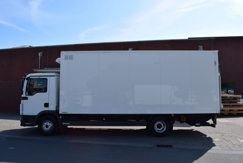 MAN TGL 8.180 Kühlkoffer 6,20mLBW 1000KG Klima - Refrigerator truck: picture 3 MAN TGL 8.180 Kühlkoffer 6,20mLBW 1000KG Klima - Refrigerator truck: picture 3