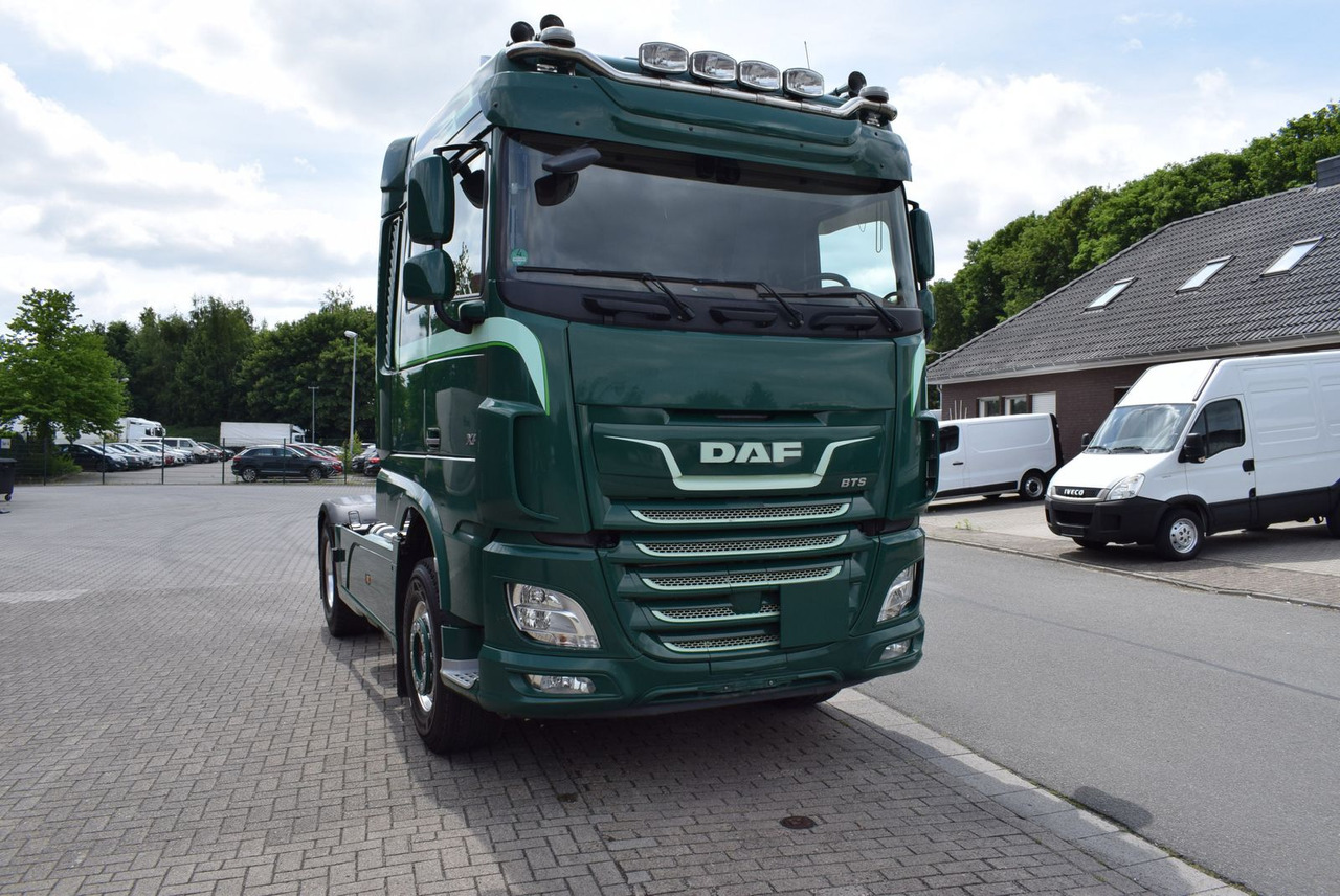 Tractor unit DAF  XF 530 FT Retarder Leder Standklima Hydraulik: picture 13