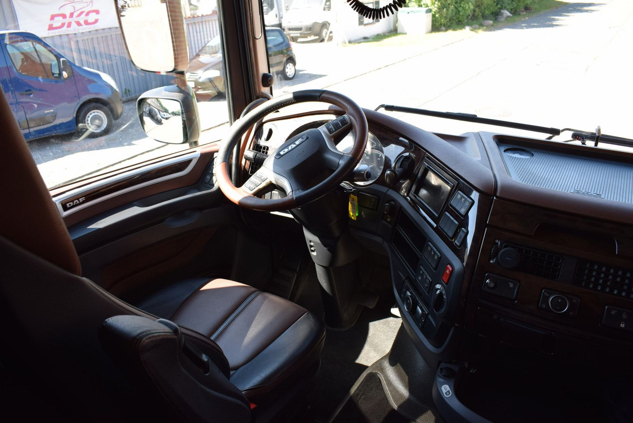 Tractor unit DAF  XF 530 FT Retarder Leder Standklima Hydraulik: picture 22
