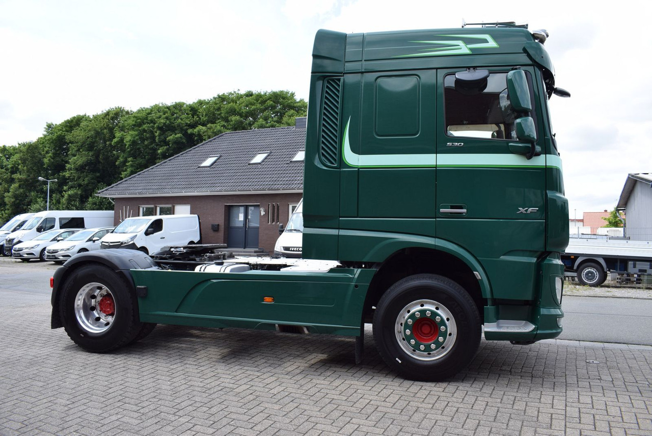 Tractor unit DAF  XF 530 FT Retarder Leder Standklima Hydraulik: picture 10