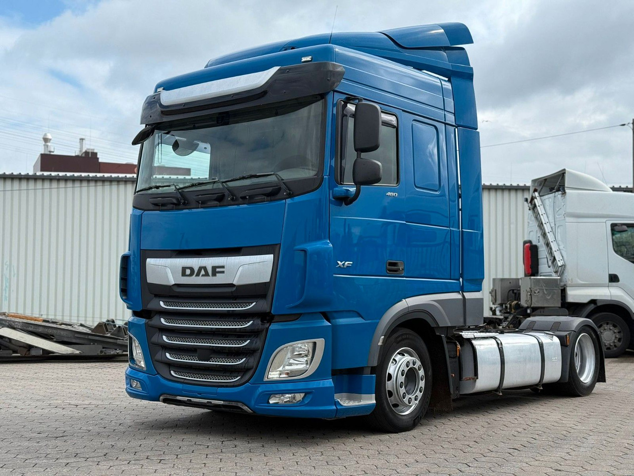 DAF XF 480 Low +Retarter+2xTank - Tractor unit: picture 1 DAF XF 480 Low +Retarter+2xTank - Tractor unit: picture 1
